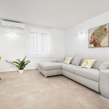 Apartment Amadeo Спліт Екстер'єр фото