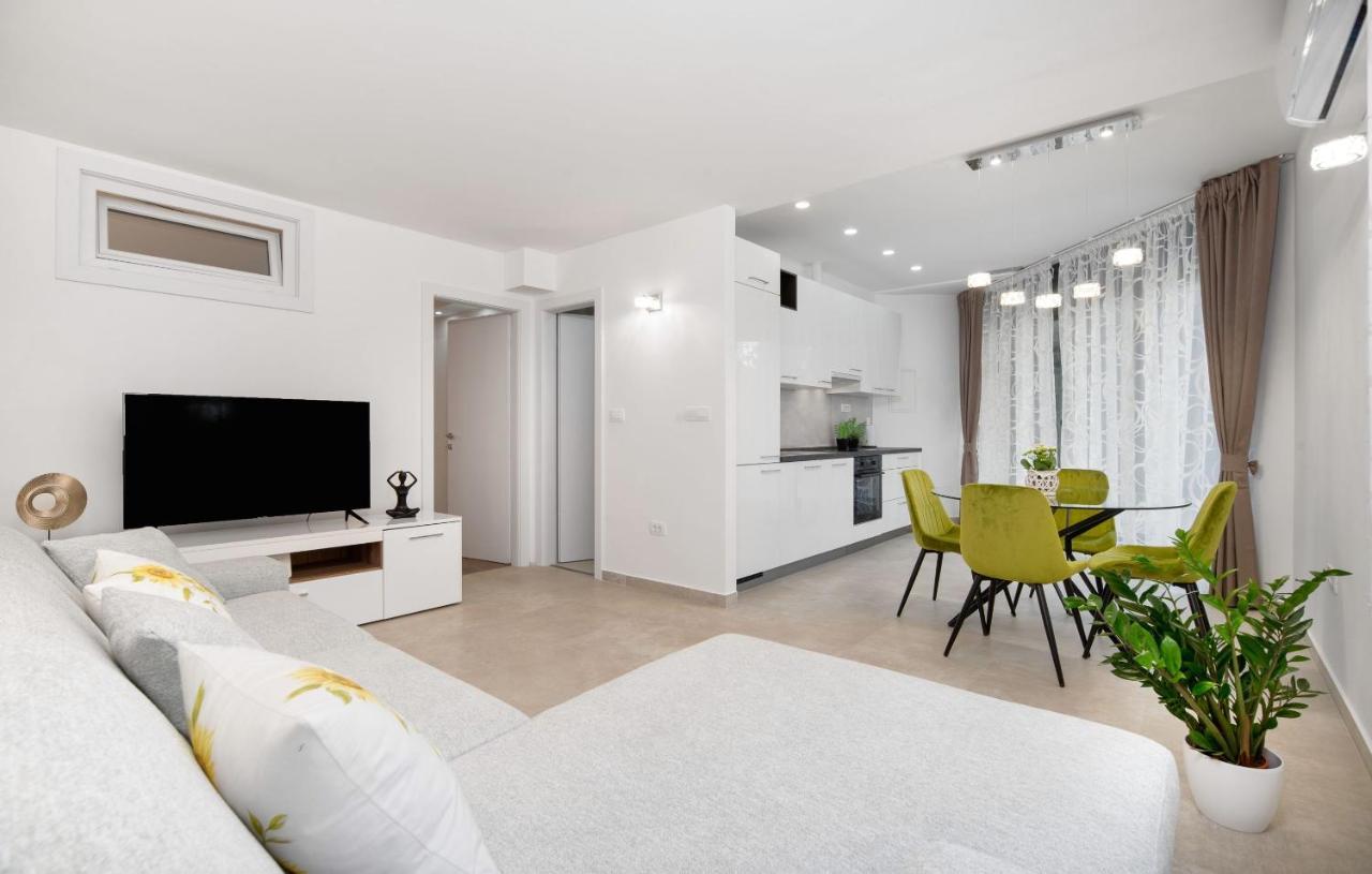 Apartment Amadeo Спліт Екстер'єр фото
