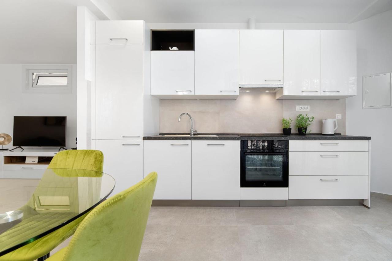 Apartment Amadeo Спліт Екстер'єр фото