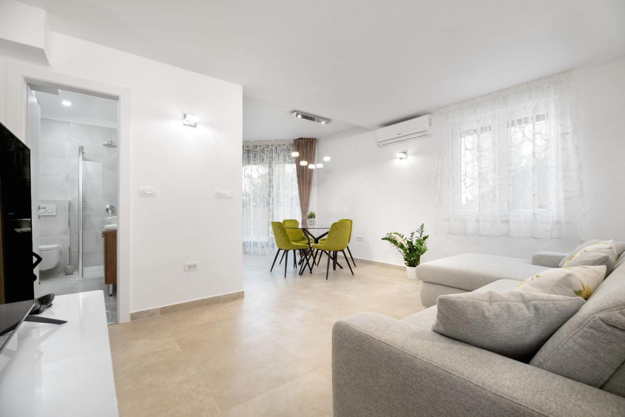 Apartment Amadeo Спліт Екстер'єр фото