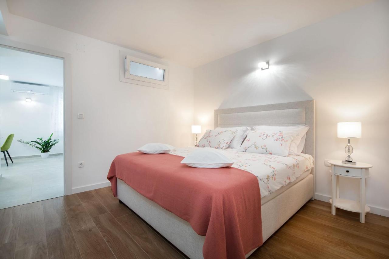 Apartment Amadeo Спліт Екстер'єр фото